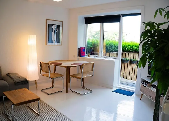 Spacious Nordic Cph Garden I 5 Min To Metro 아파트