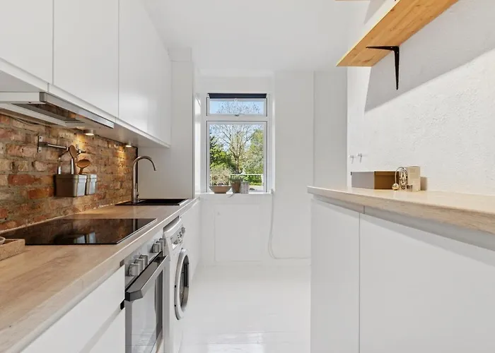 Spacious Nordic Cph Garden I 5 Min To Metro 아파트